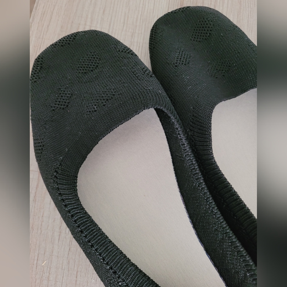 BRAND NEW Size 8.5 Black Flats!
